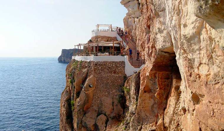 Recomendaciones-para-viajar-a-Menorca-Cova-den-xoroi